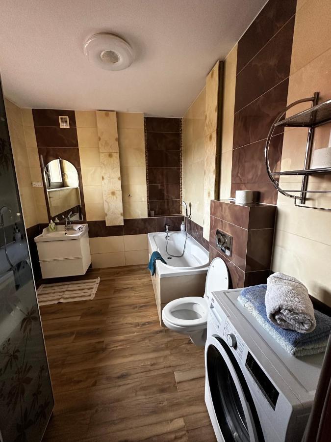 Apartament Airport Гданск Екстериор снимка